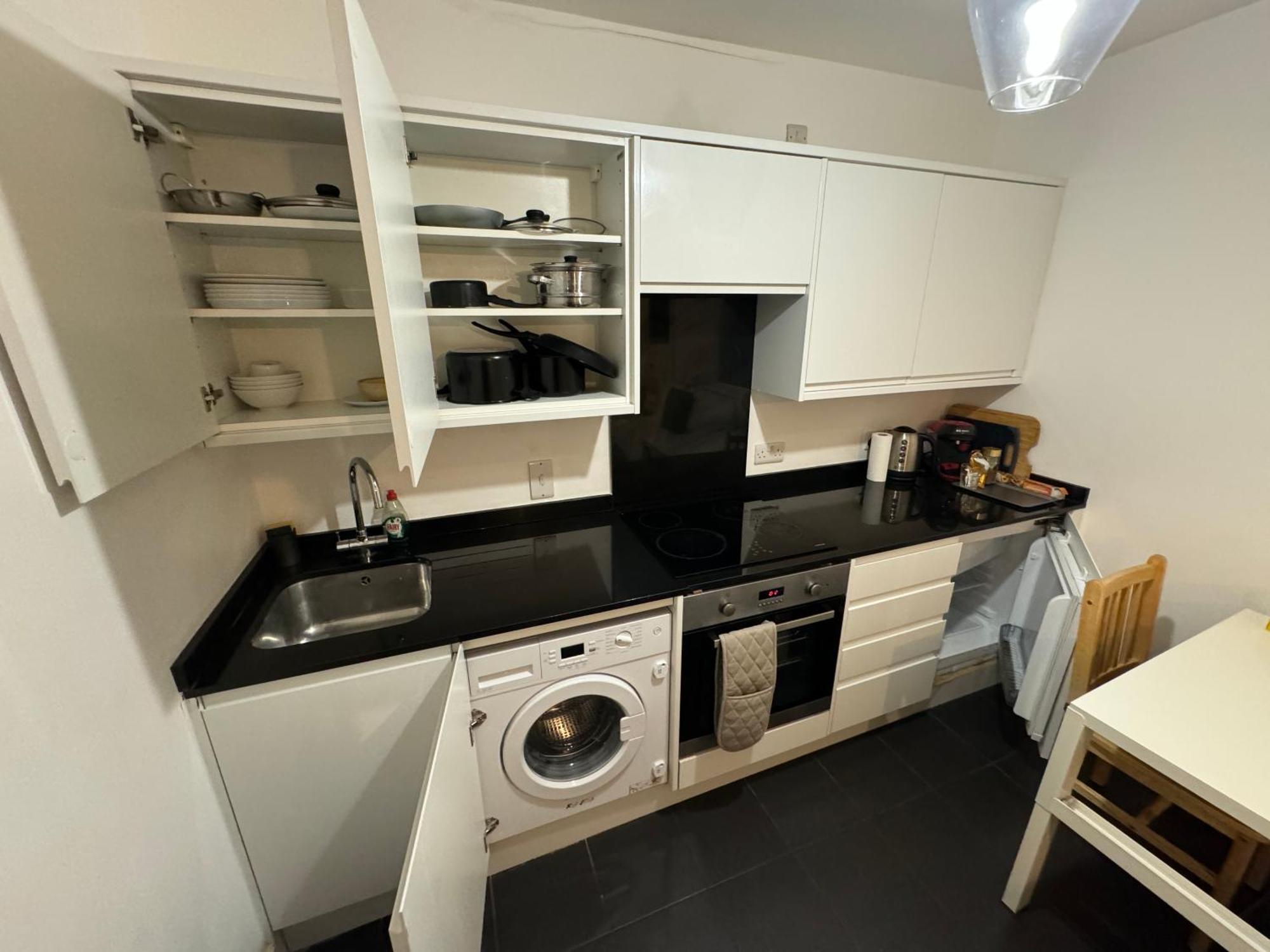 Cosmopolitan Comfort Private Bedrooms In Euston 106 Лондон Экстерьер фото